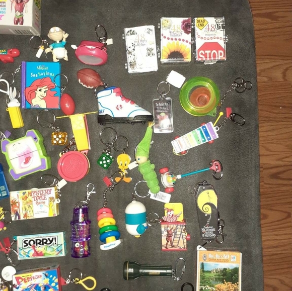 HUGE Basic Fun Keyring/Keychain Kit! - Picture 5 of 16